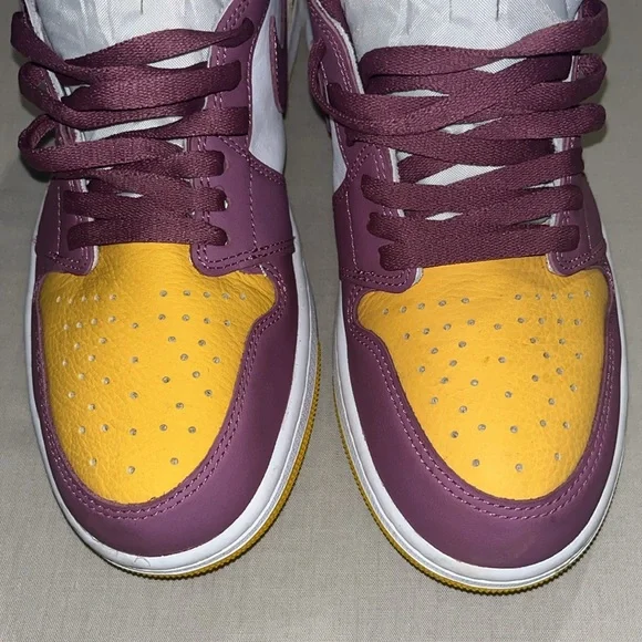 Air Jordan 1 Retro High OG " BROTHERHOOD" - Picture 11 of 12